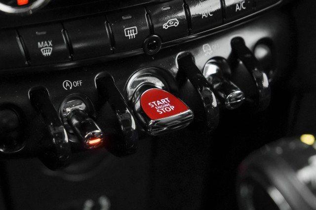 Used 2017 MINI Cooper S image 18