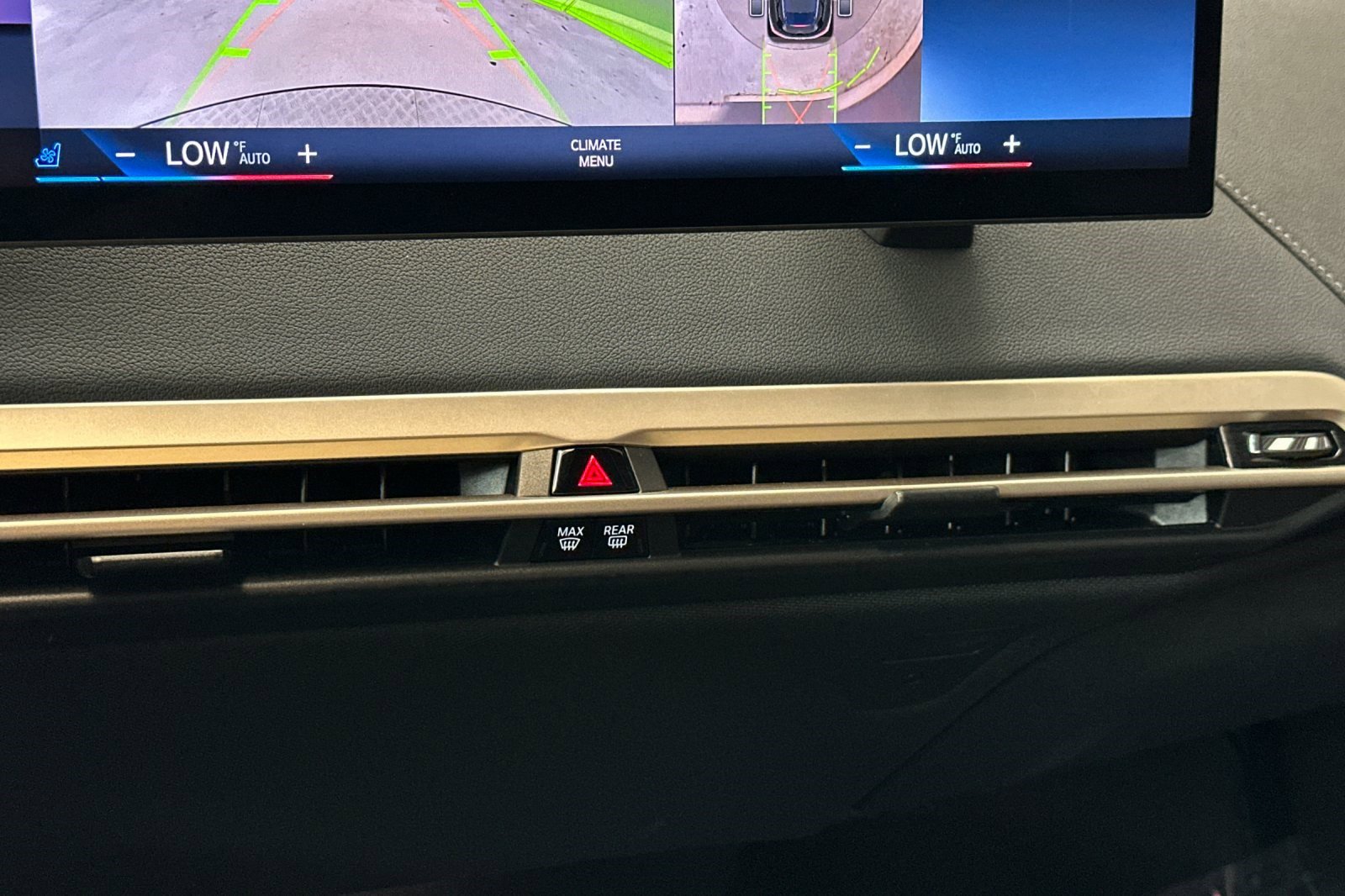 Used 2023 BMW iX xDrive50 w/ Premium Package image 24