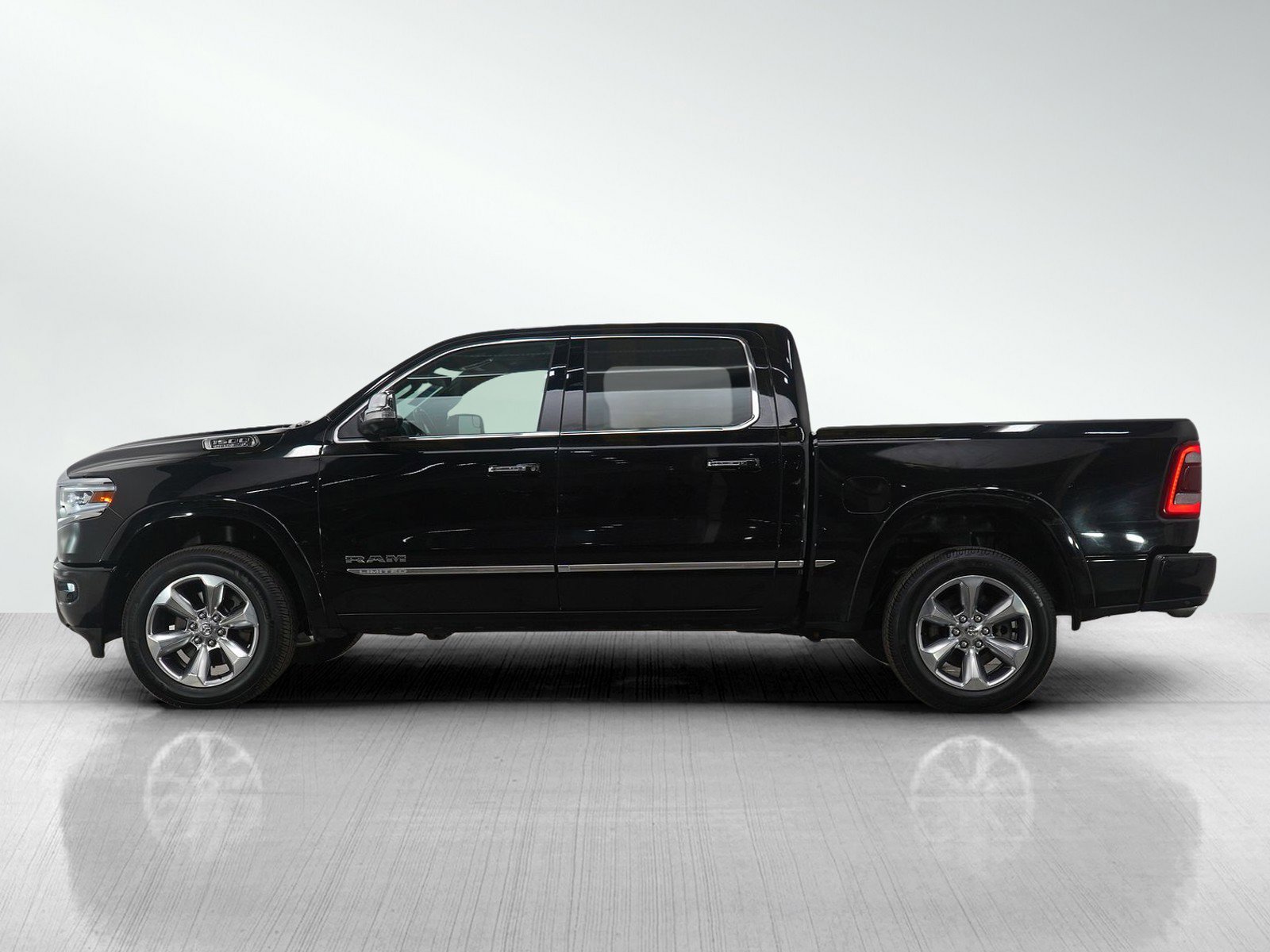 Used 2019 RAM 1500 Limited image 2