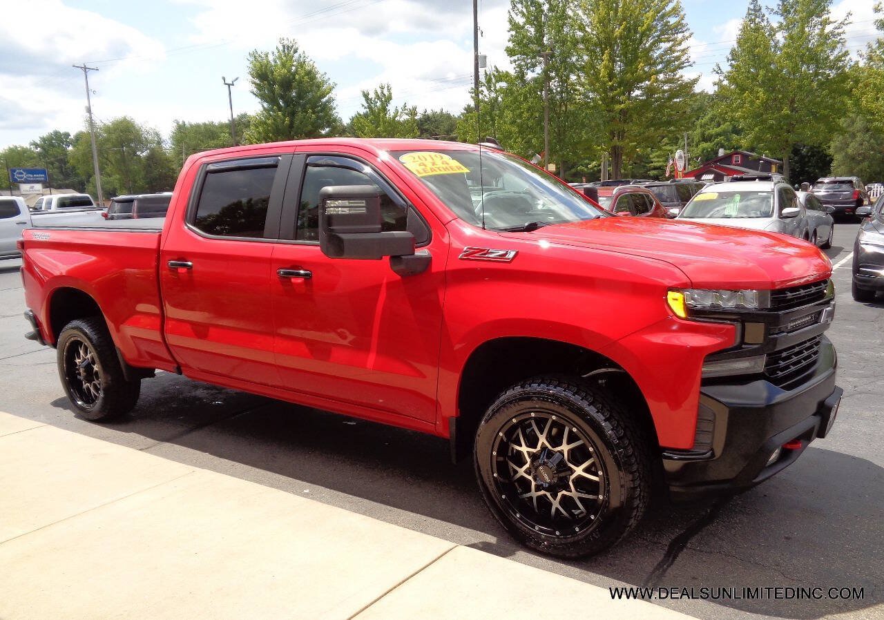 Used 2019 Chevrolet Silverado 1500 LT Trail Boss AWD/4WD image 2