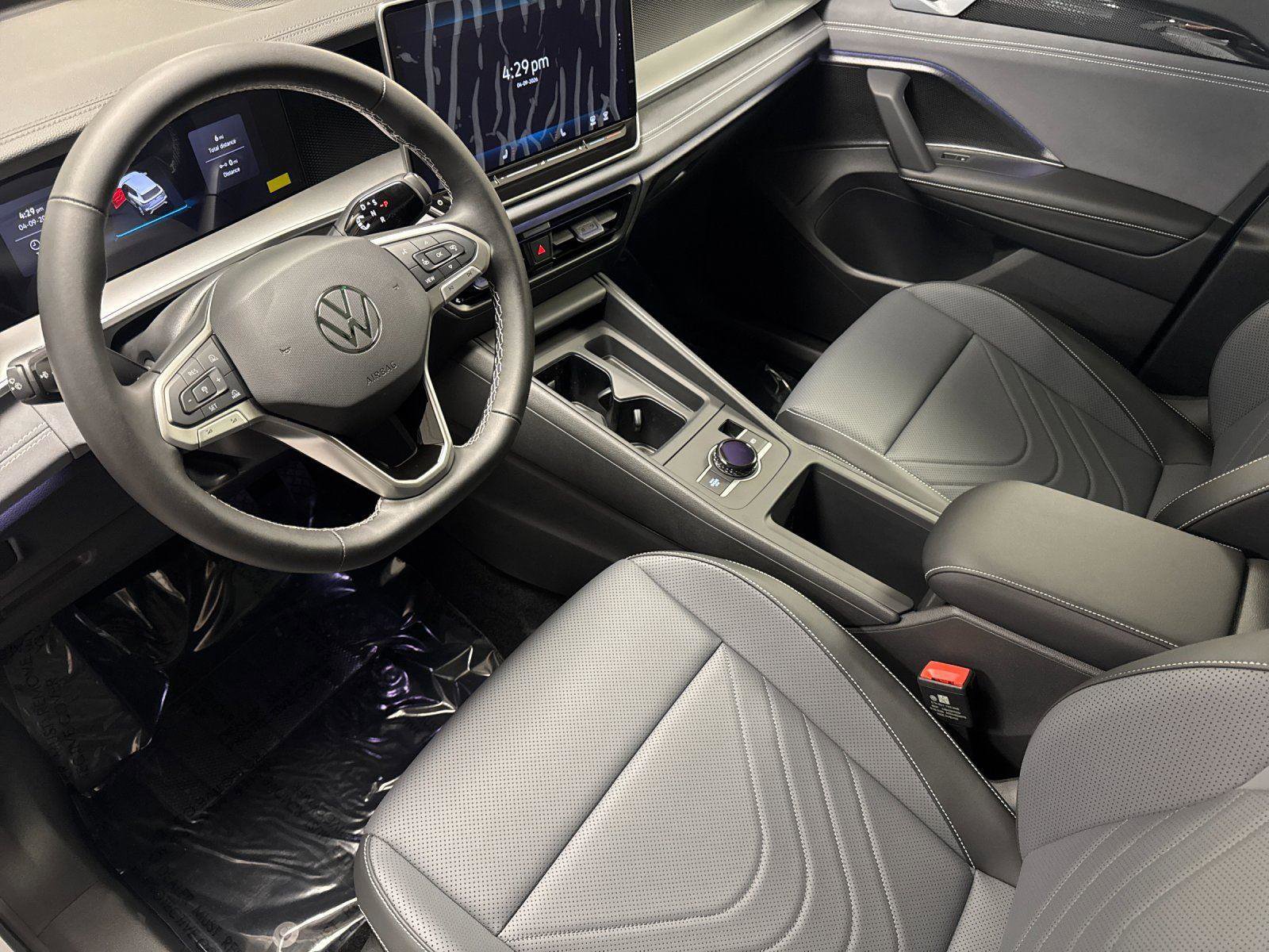 New 2026 Volkswagen Tiguan SE image 9