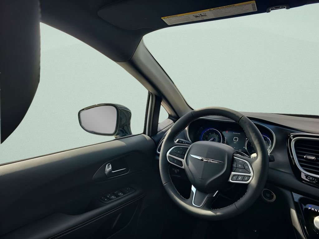 New 2026 Chrysler Voyager LX image 15