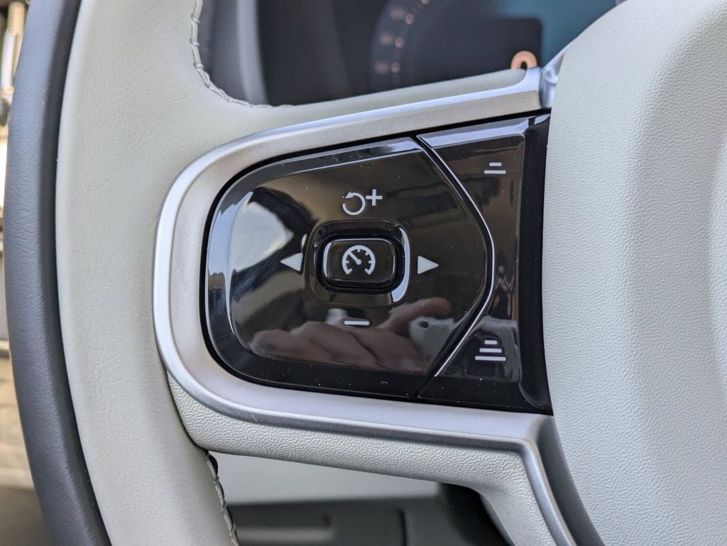 New 2026 Volvo XC90 B6 Ultra w/ Protection Package Premier AWD/4WD image 35