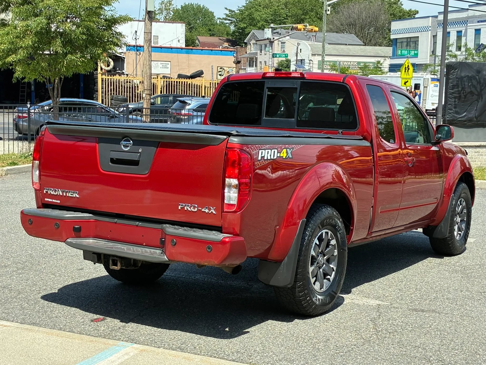 Used 2014 Nissan Frontier PRO-4X AWD/4WD image 6