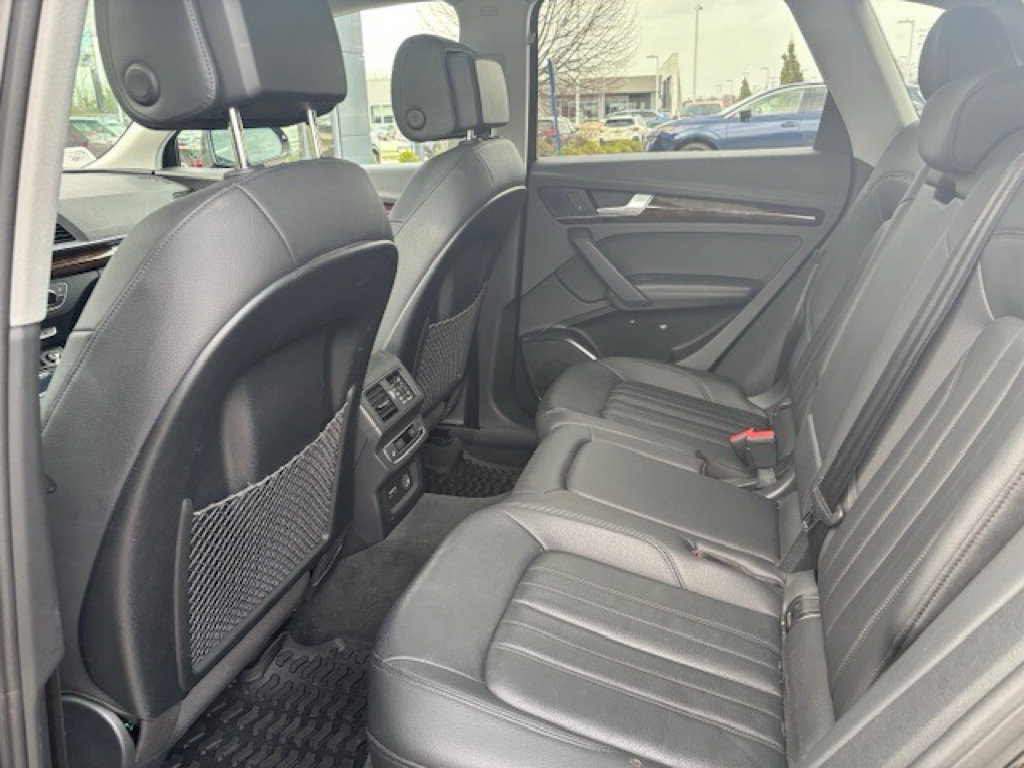 Used 2020 Audi Q5 2.0T Premium Plus w/ Premium Plus Package image 9