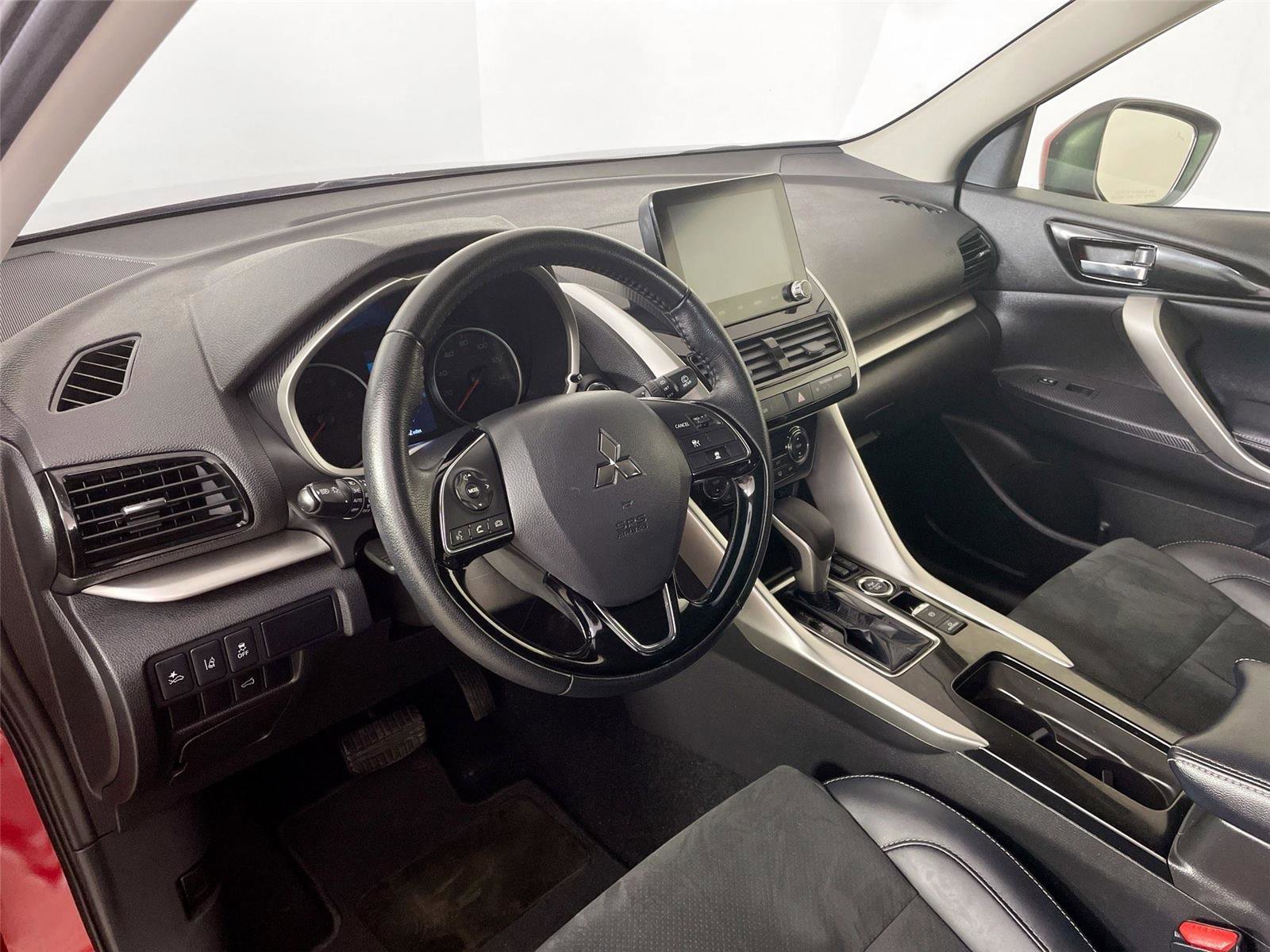 Used 2024 Mitsubishi Eclipse Cross SE image 9