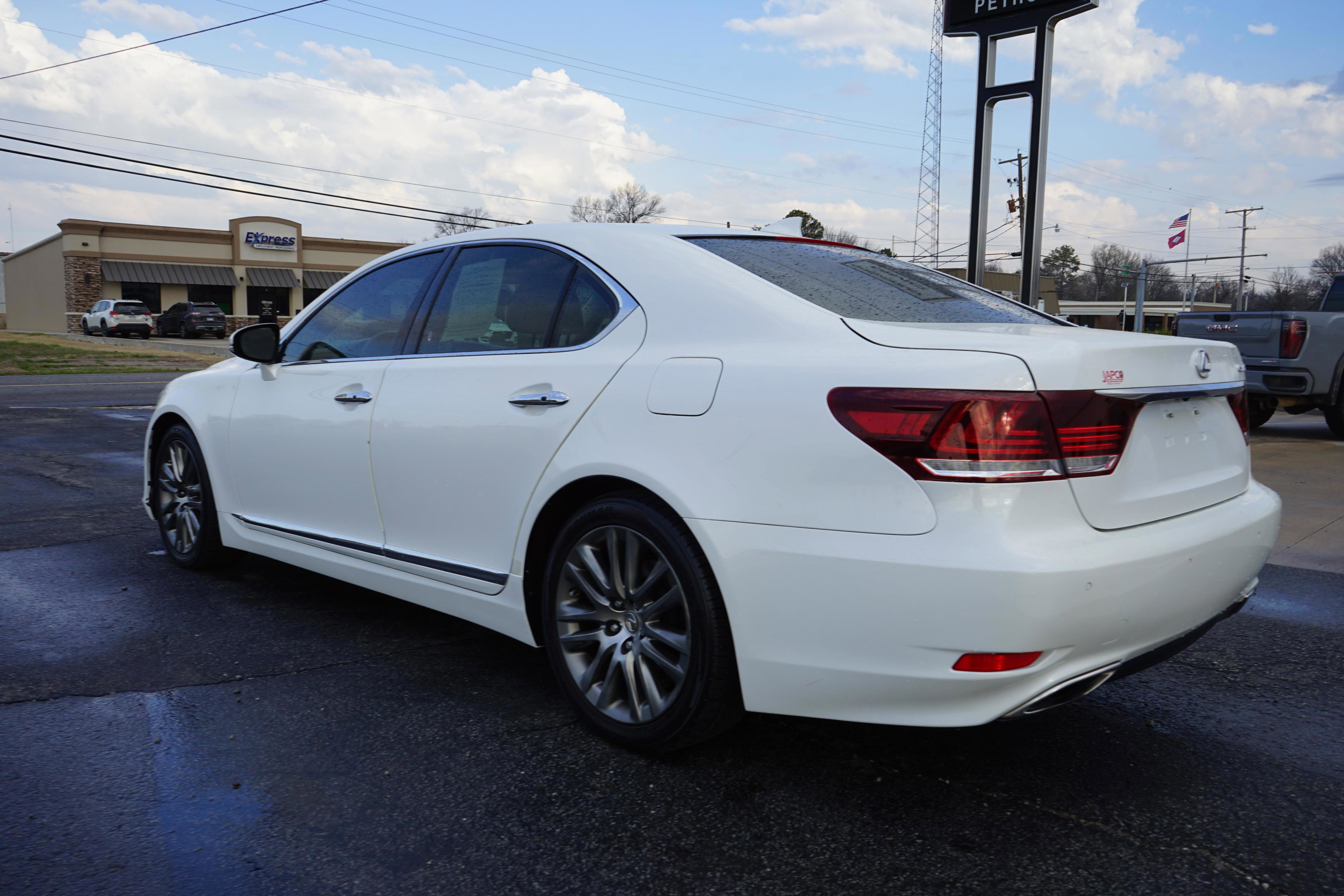 Used 2014 Lexus LS 460 w/ Comfort Package image 3
