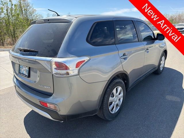 Used 2015 Mitsubishi Outlander ES image 3