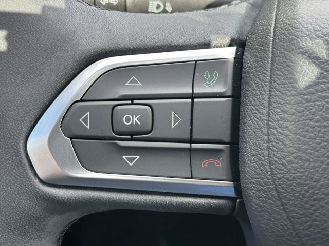 Used 2023 Jeep Compass Limited w/ Sun and Sound Group AWD/4WD image 30