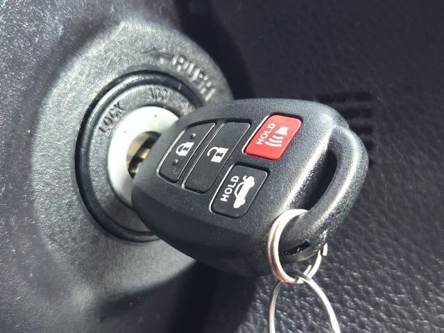 Used 2015 Toyota Corolla LE image 24