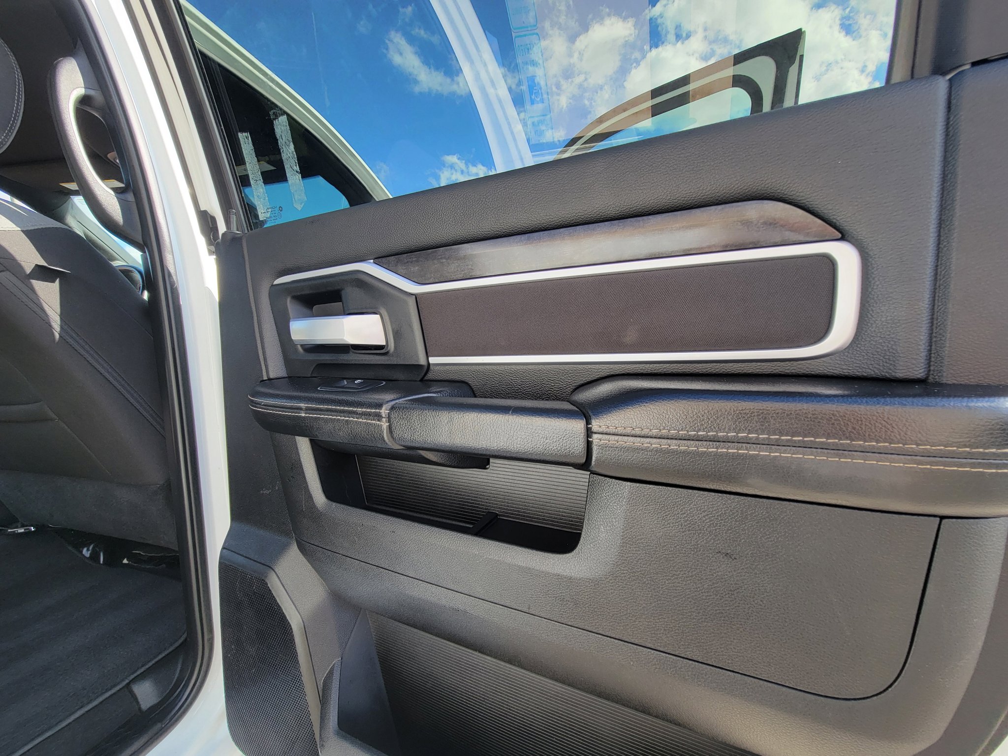 Used 2024 RAM 2500 Big Horn image 38