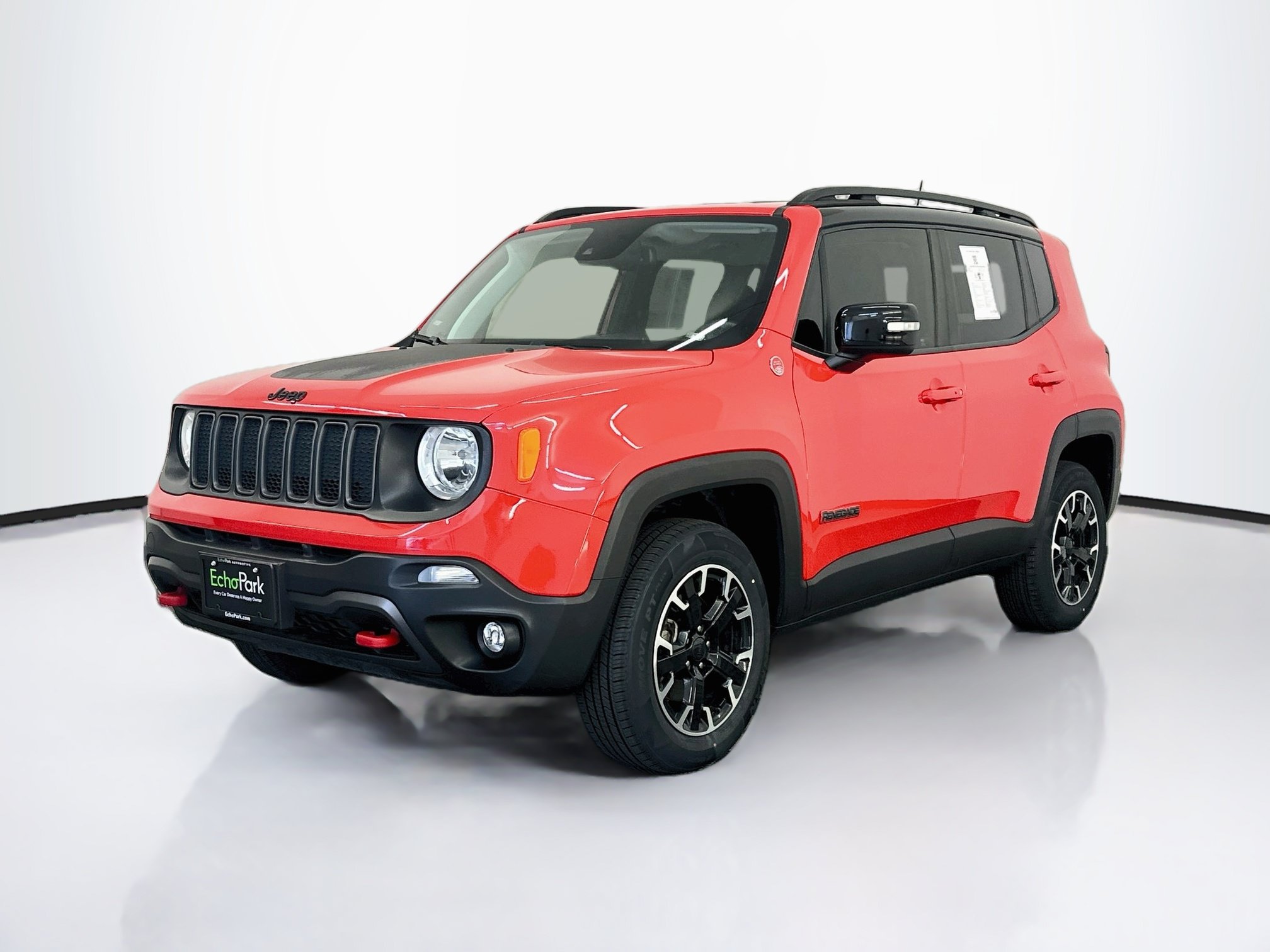 Used 2023 Jeep Renegade Trailhawk AWD/4WD image 3