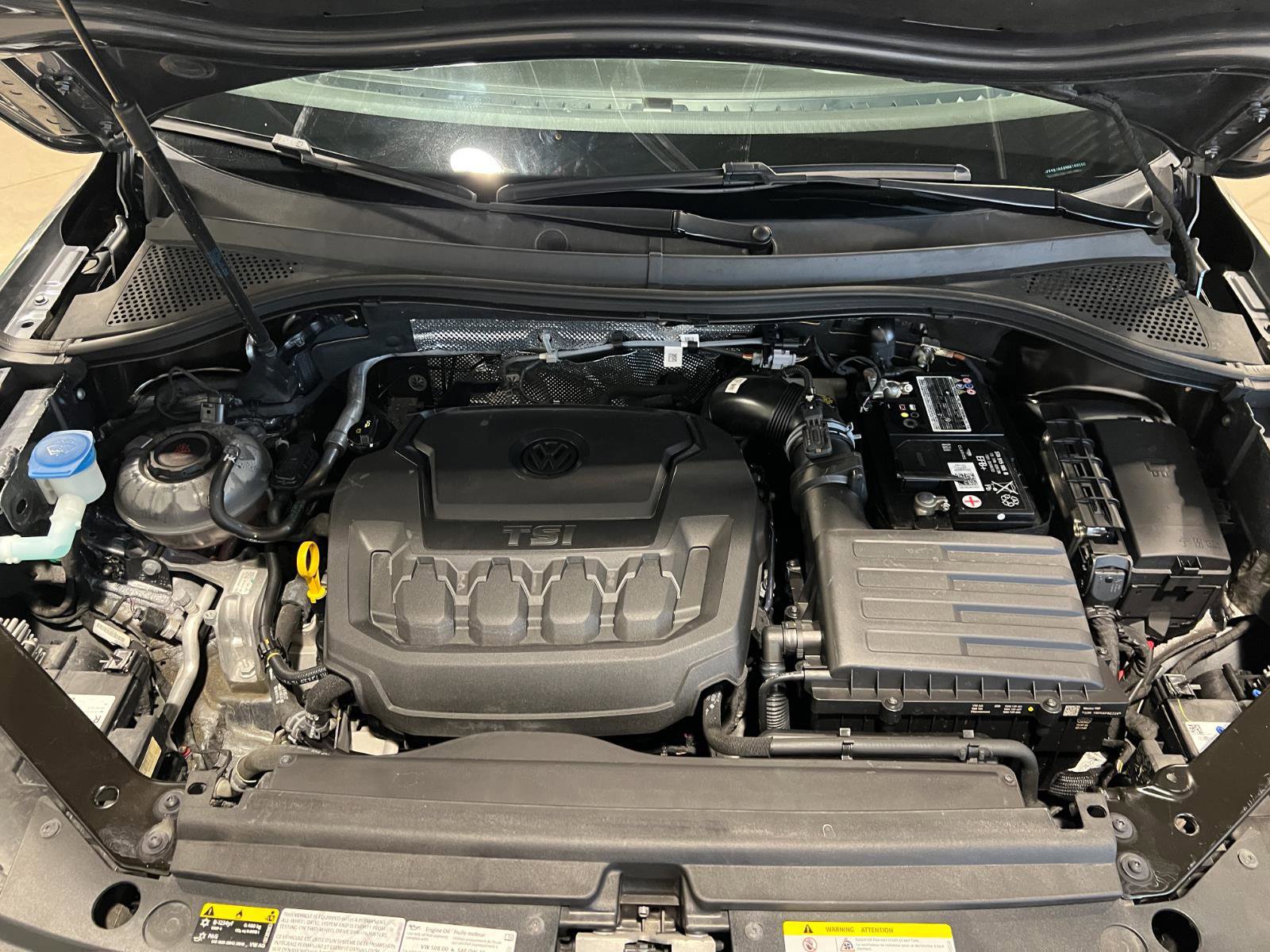 Used 2022 Volkswagen Tiguan SEL R-Line image 44