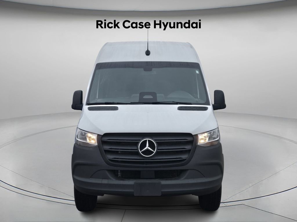 Used 2025 Mercedes-Benz Sprinter 2500 image 4