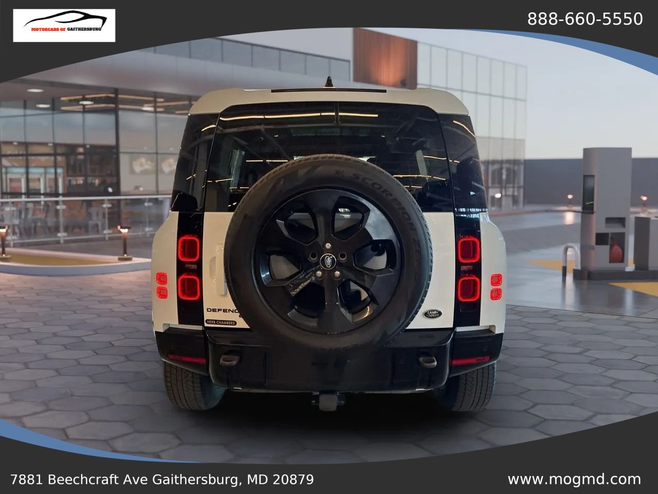 Used 2022 Land Rover Defender 110 X-Dynamic SE AWD/4WD image 2