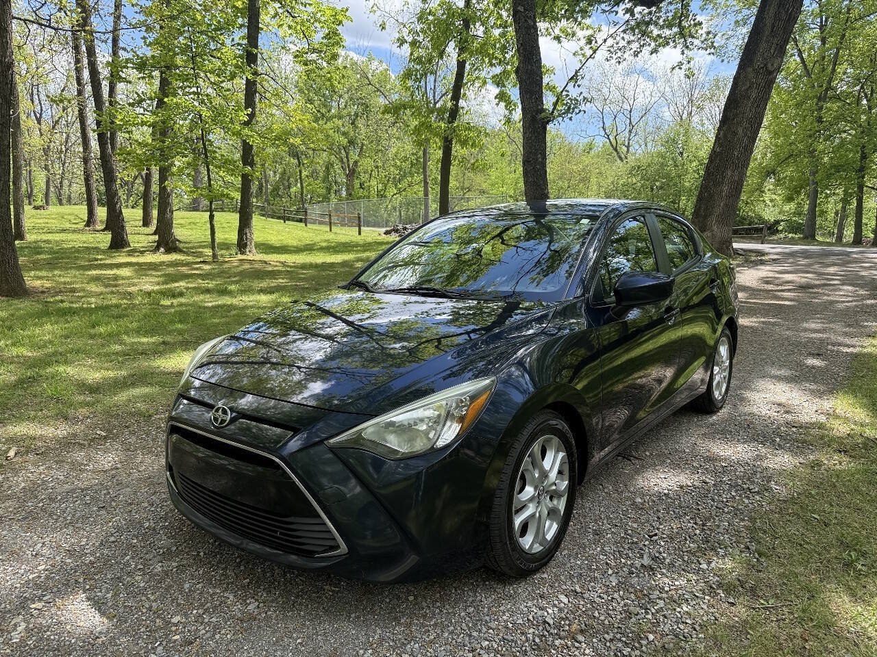 Used 2016 Scion iA FWD image 3