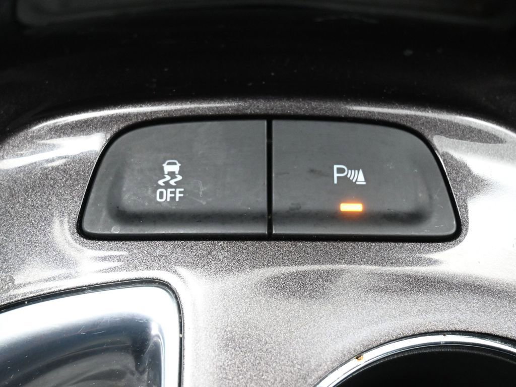 Used 2022 Chevrolet Malibu LS w/ Driver Confidence Package II image 25