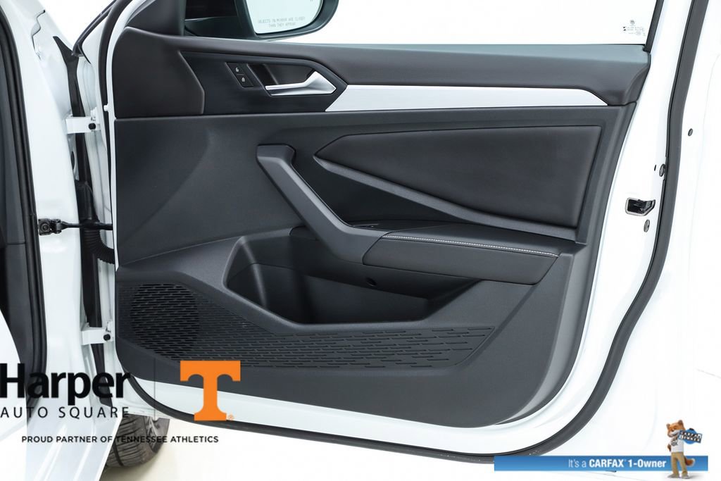 Used 2025 Volkswagen Jetta Sport image 31