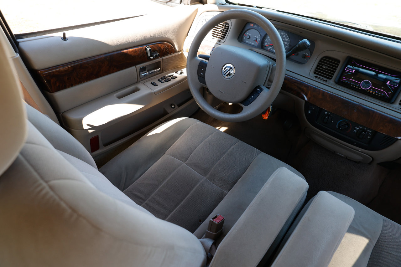 Used 2005 Mercury Grand Marquis GS image 20