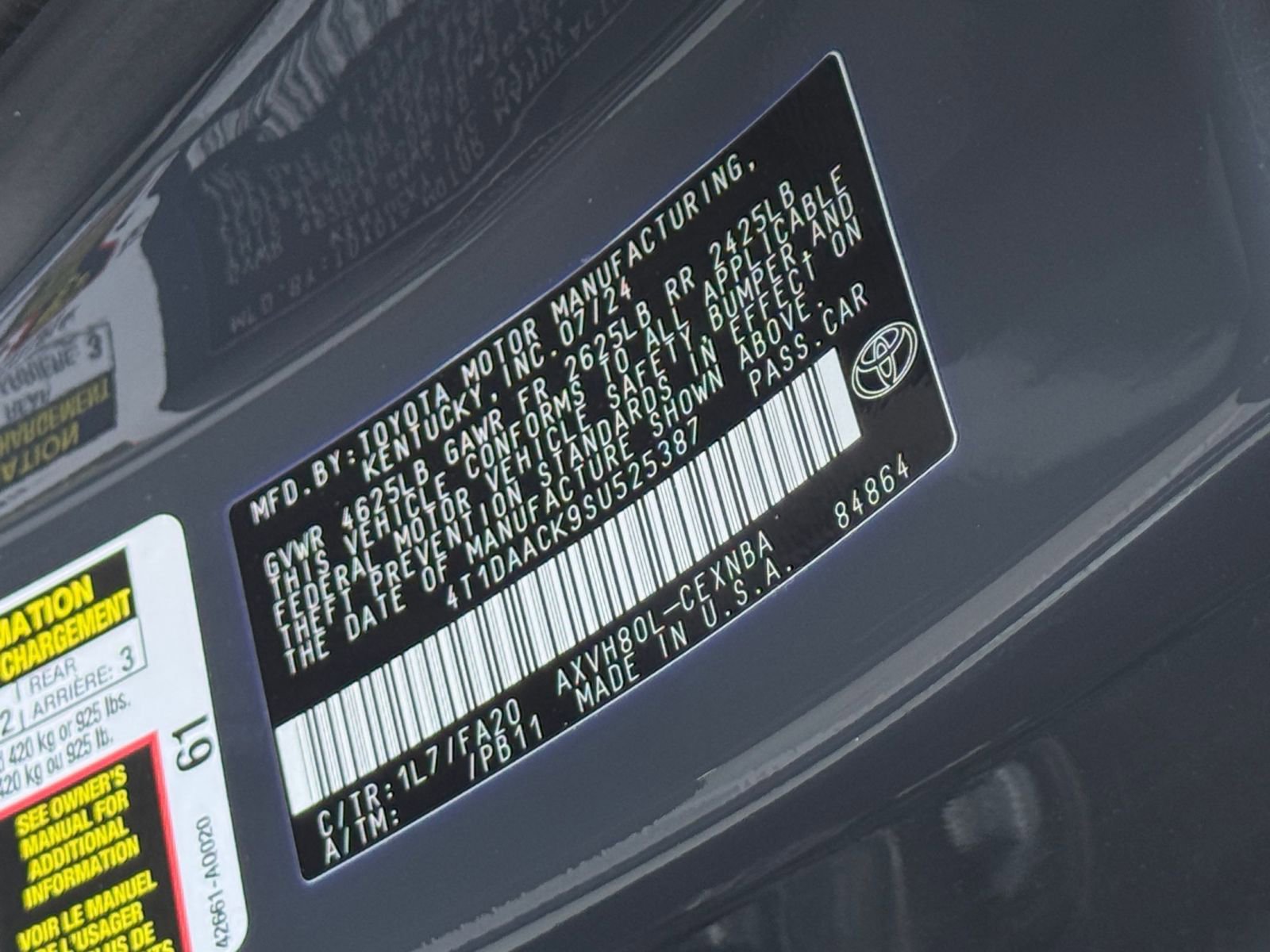 Used 2025 Toyota Camry LE image 28