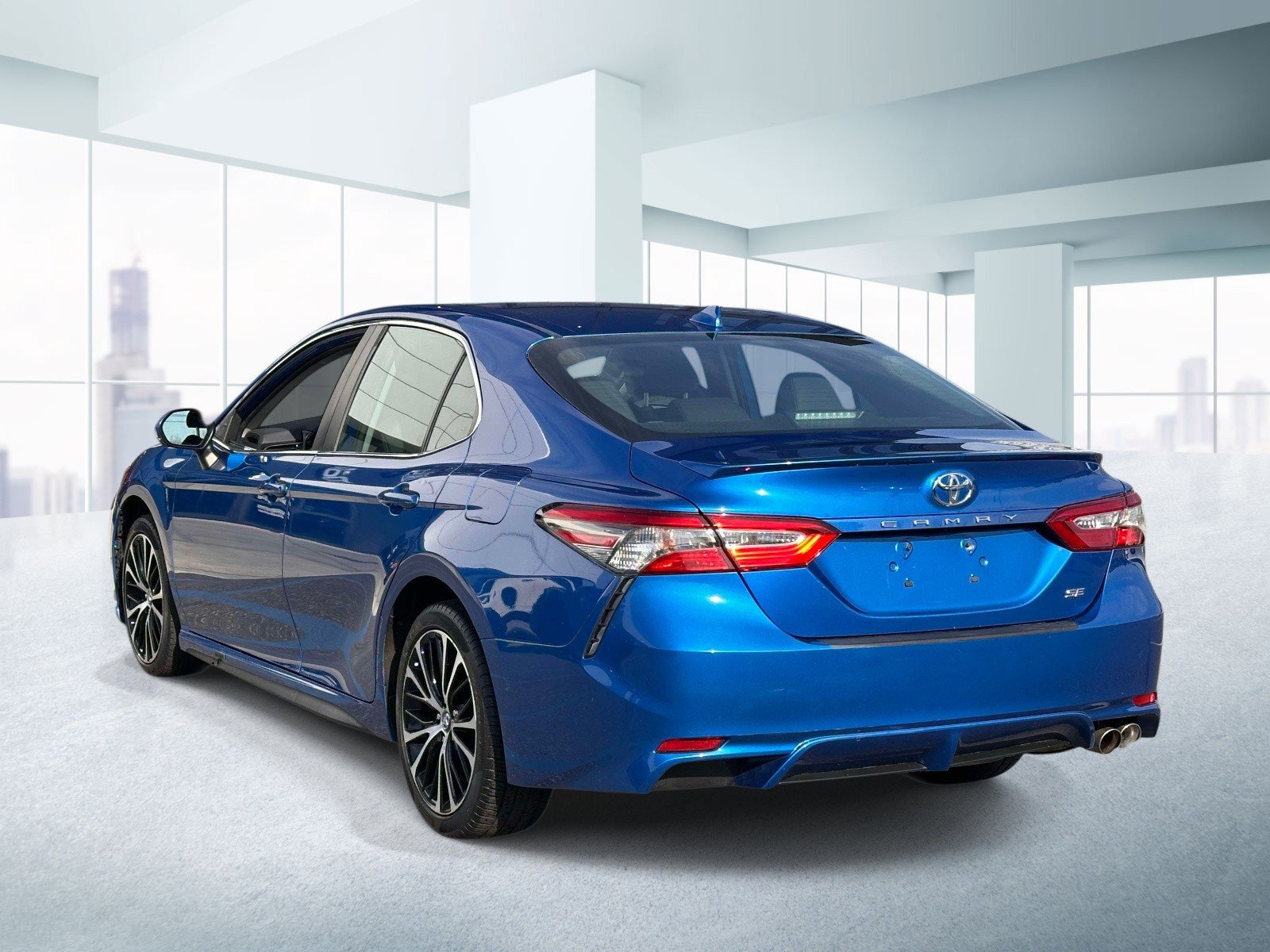 Used 2019 Toyota Camry SE FWD image 3
