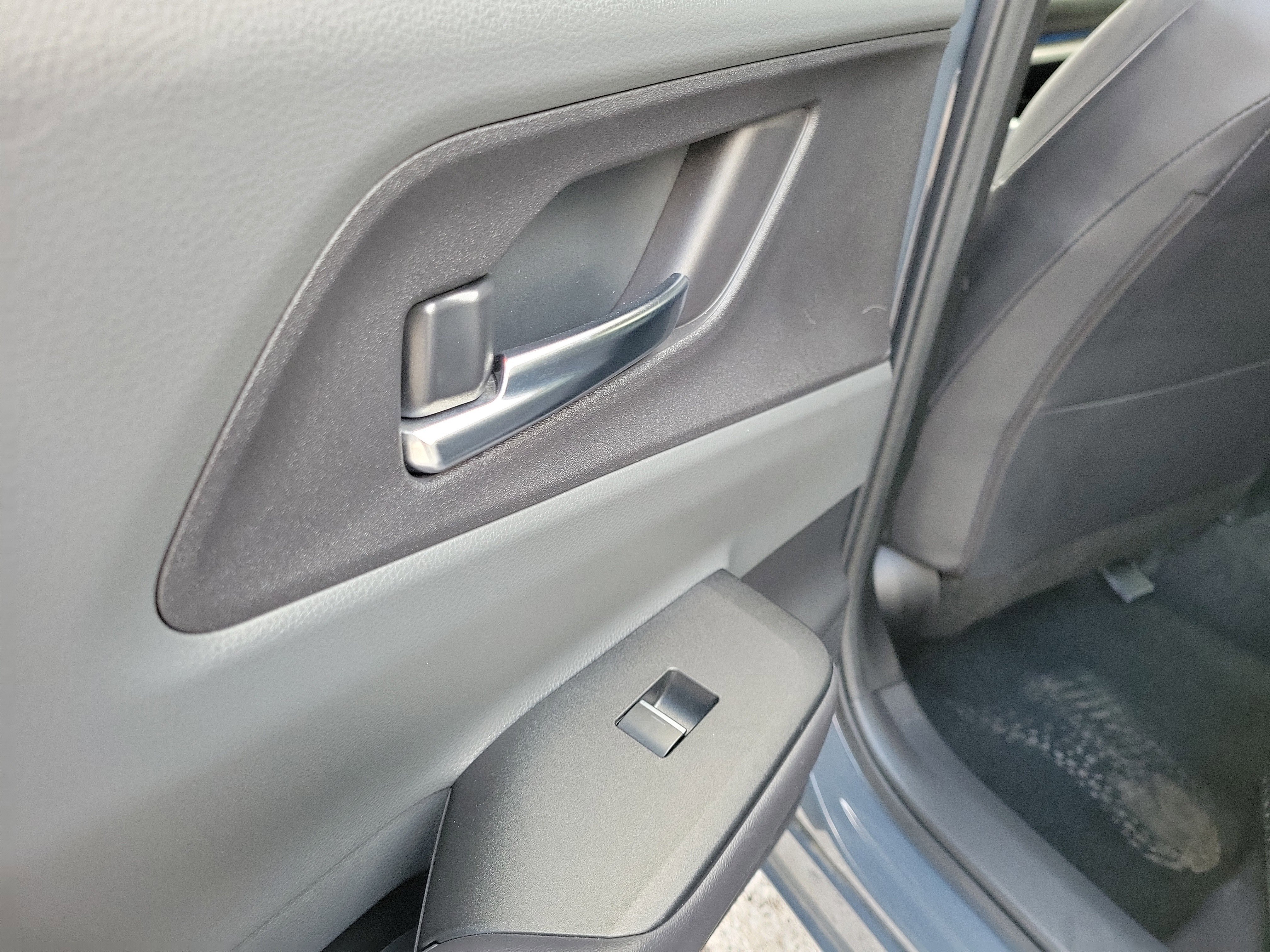 Used 2024 Toyota Prius XLE image 13