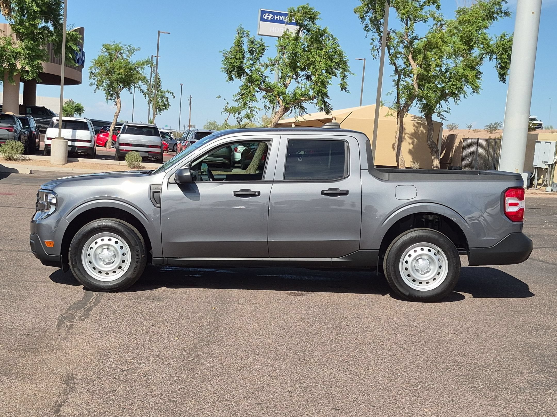 Certified 2025 Ford Maverick XL FWD image 10