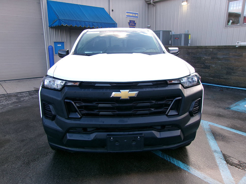 Used 2024 Chevrolet Colorado W/T w/ WT Convenience Package II RWD image 3