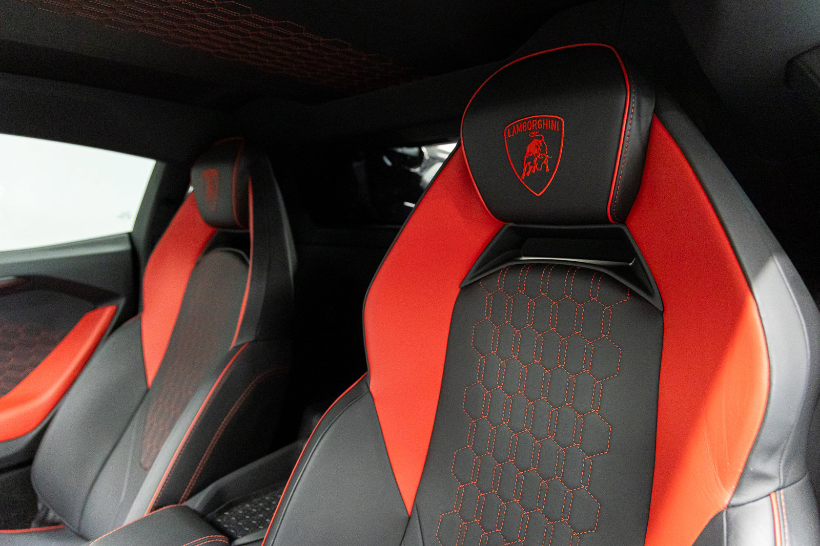 Used 2024 Lamborghini Revuelto image 41