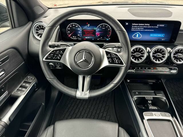 Used 2026 Mercedes-Benz GLB 250 4MATIC image 16