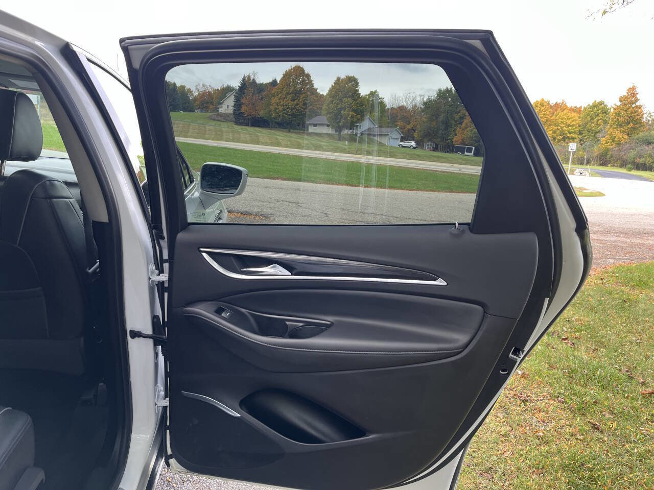 Used 2019 Buick Enclave Avenir w/ Avenir Technology Package image 36