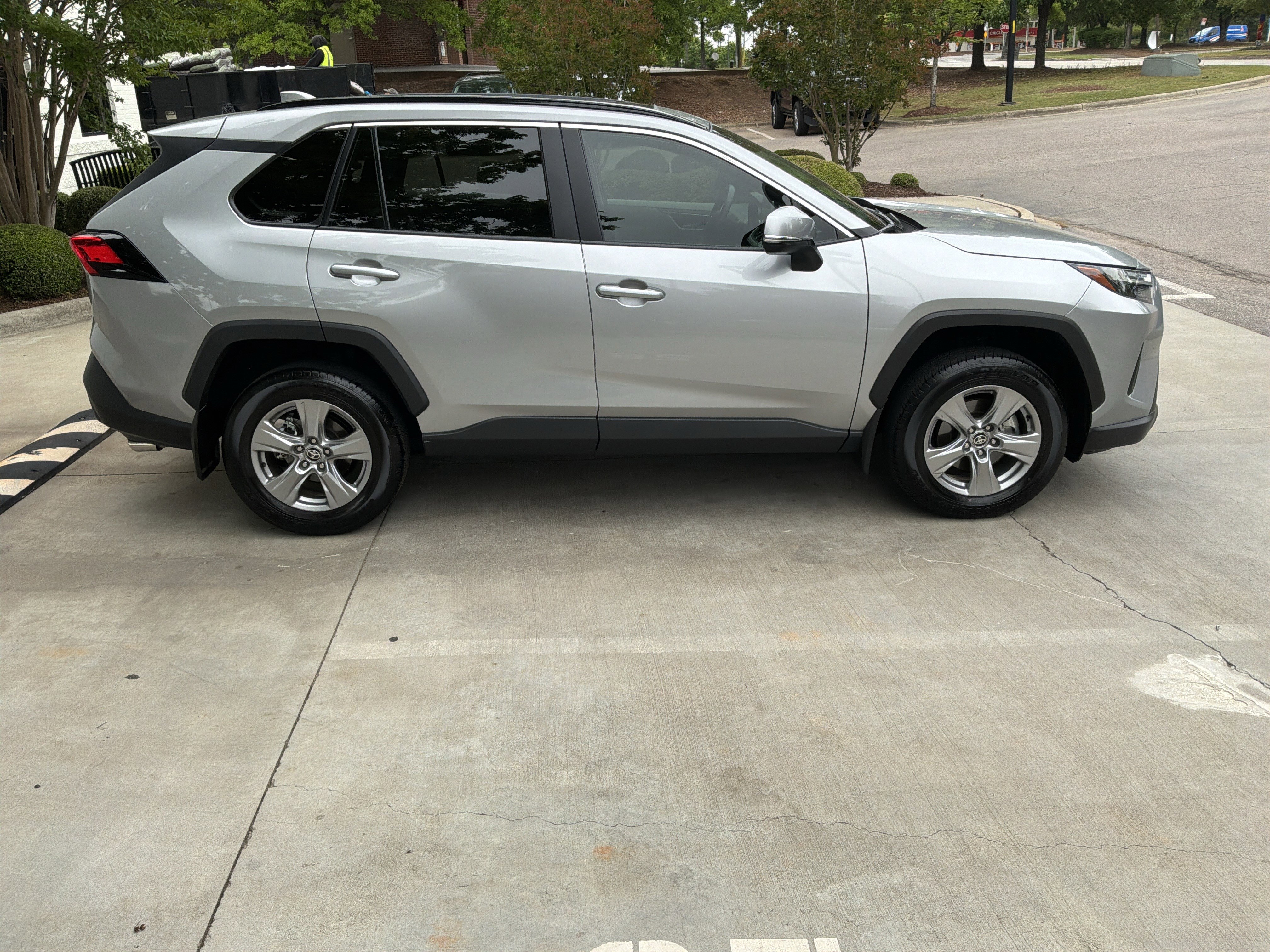 Used 2025 Toyota RAV4 XLE w/ Convenience Package FWD image 11