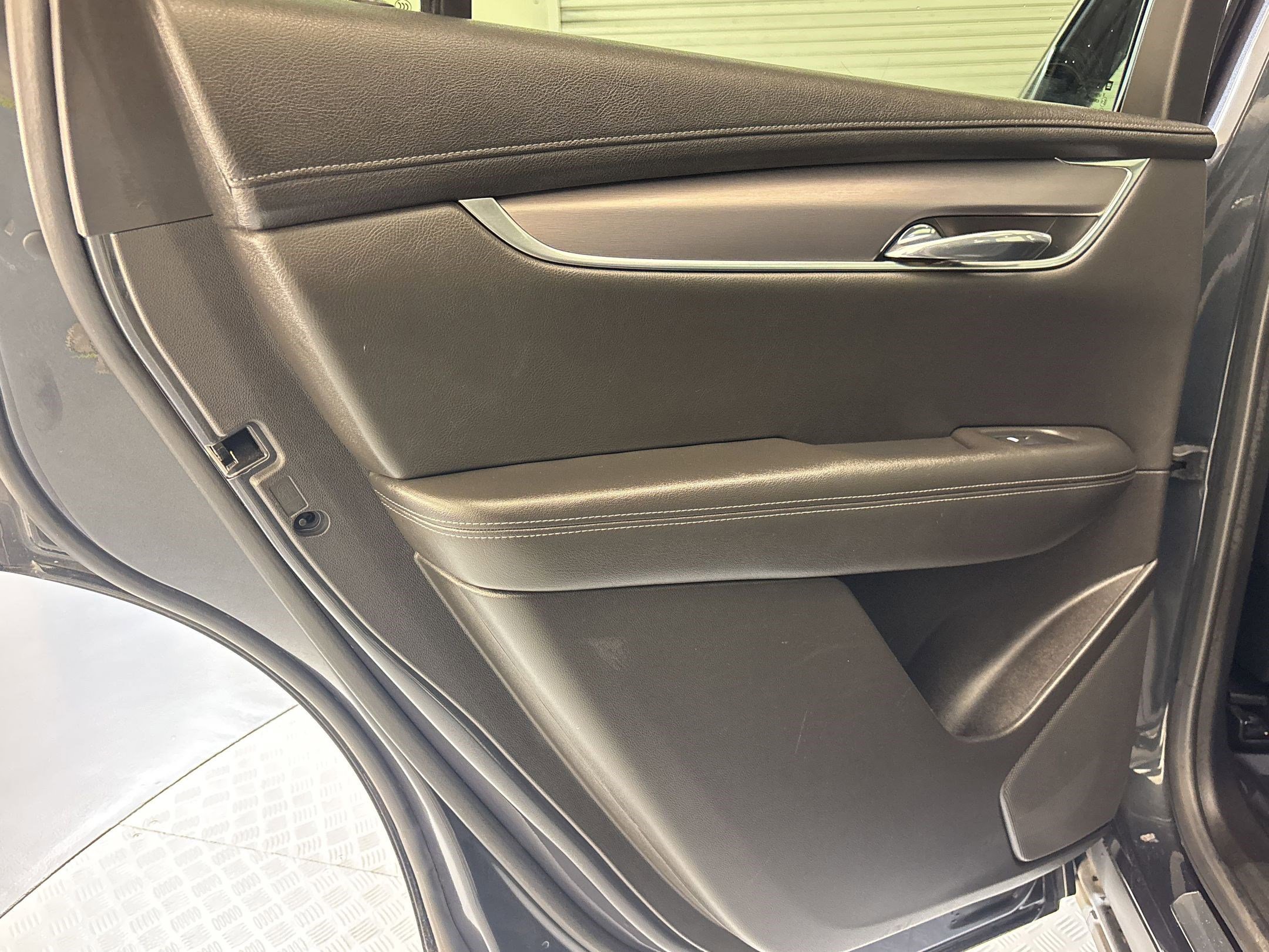 Used 2022 Cadillac XT6 Luxury w/ LPO, Floor Liner Package AWD/4WD image 33