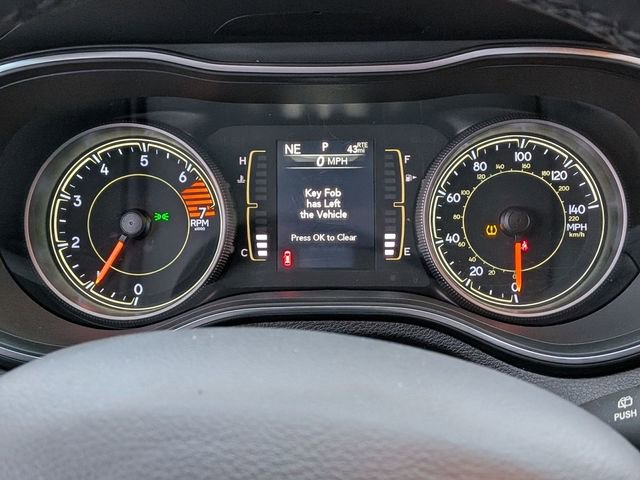 Certified 2019 Jeep Cherokee Latitude Plus w/ Cold Weather Group image 16