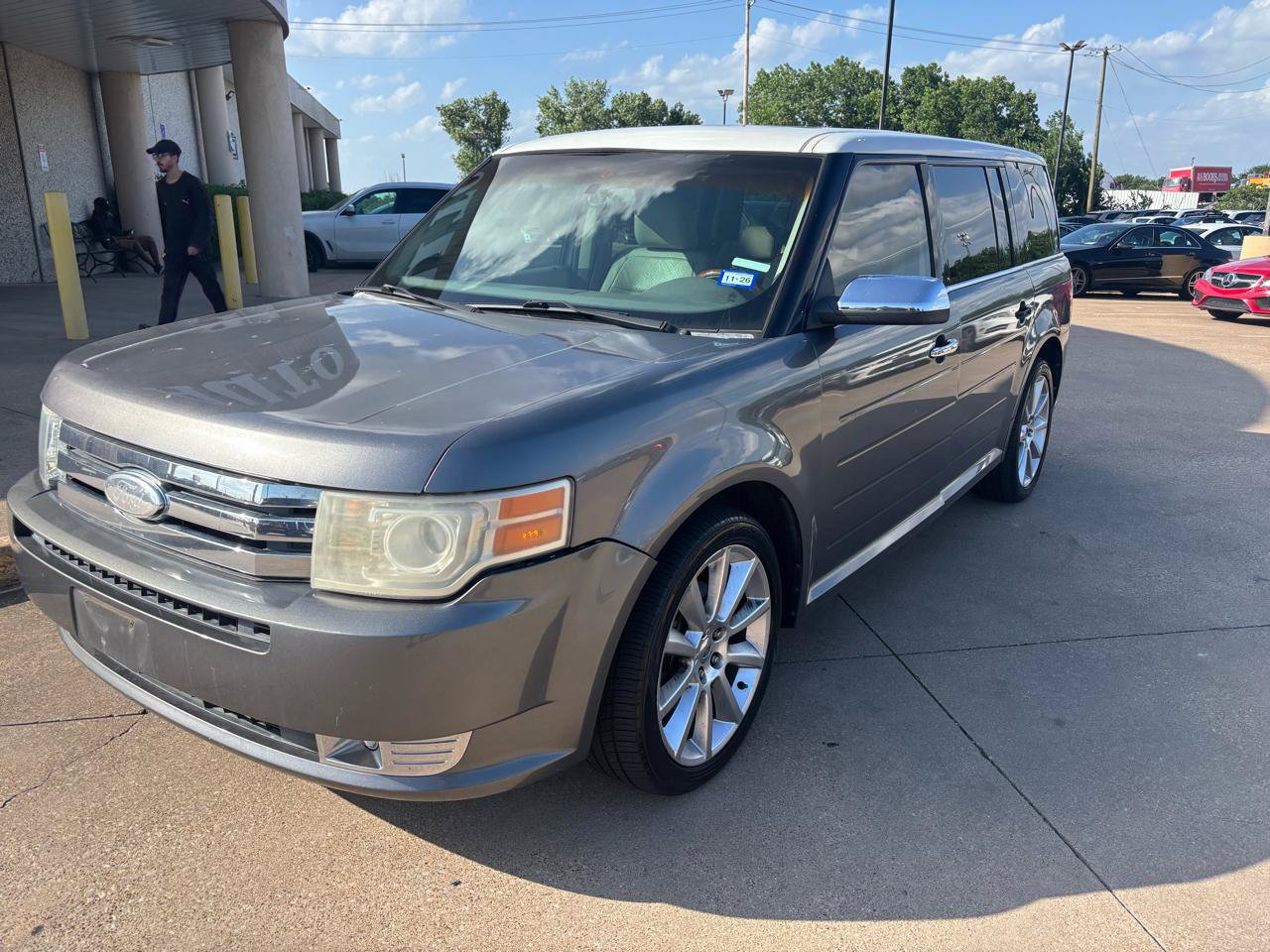 Used 2010 Ford Flex Limited FWD image 3