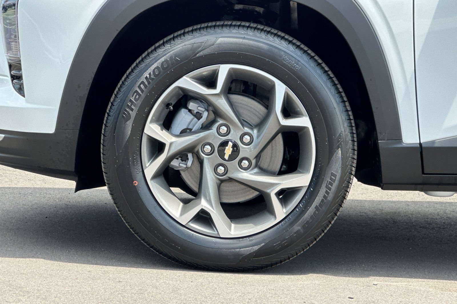 New 2026 Chevrolet Trax LT FWD image 25