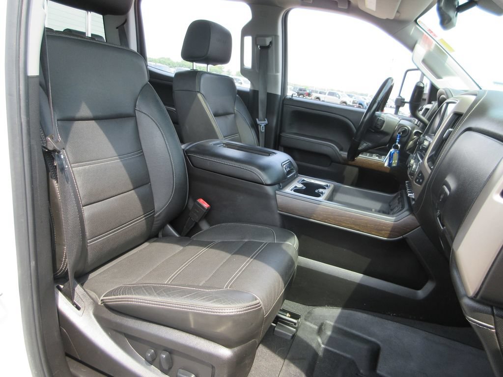 Used 2019 GMC Sierra 2500 Denali w/ Duramax Plus Package AWD/4WD image 26