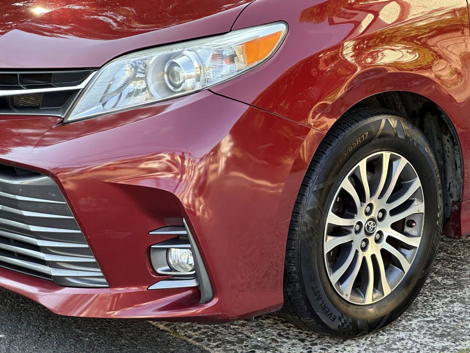 Certified 2019 Toyota Sienna XLE w/ XLE Navigation Package FWD image 7