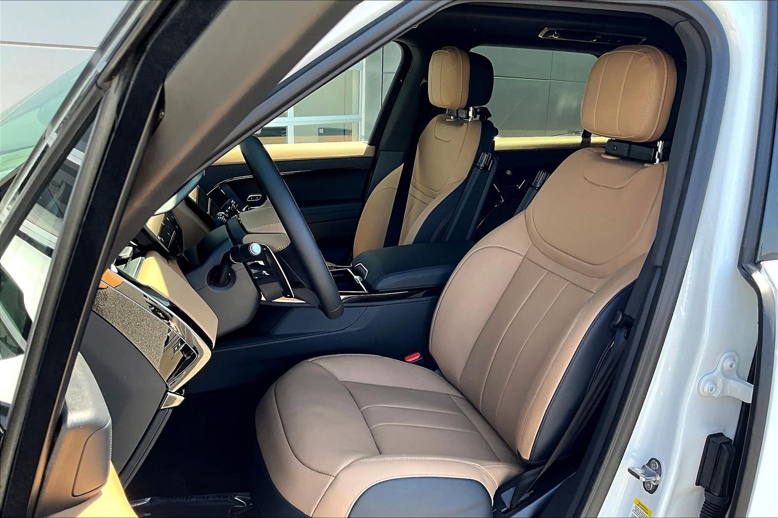 New 2026 Land Rover Range Rover Sport Dynamic SE image 9