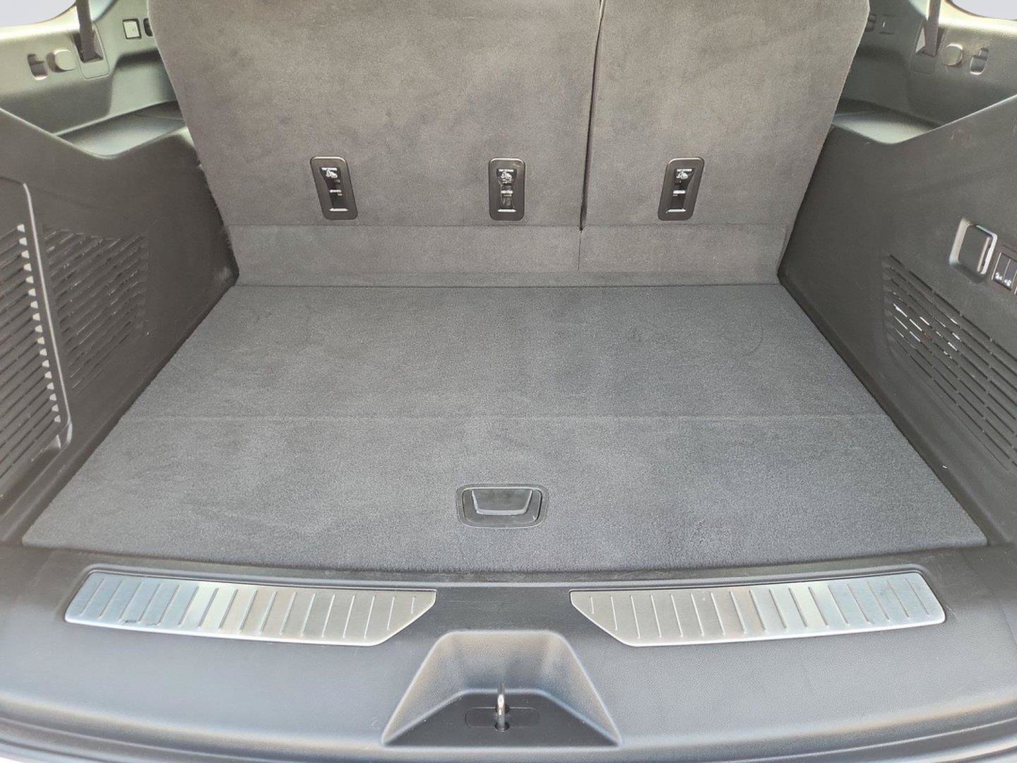 Certified 2024 Chevrolet Suburban RST w/ Sport Performance Package AWD/4WD image 26