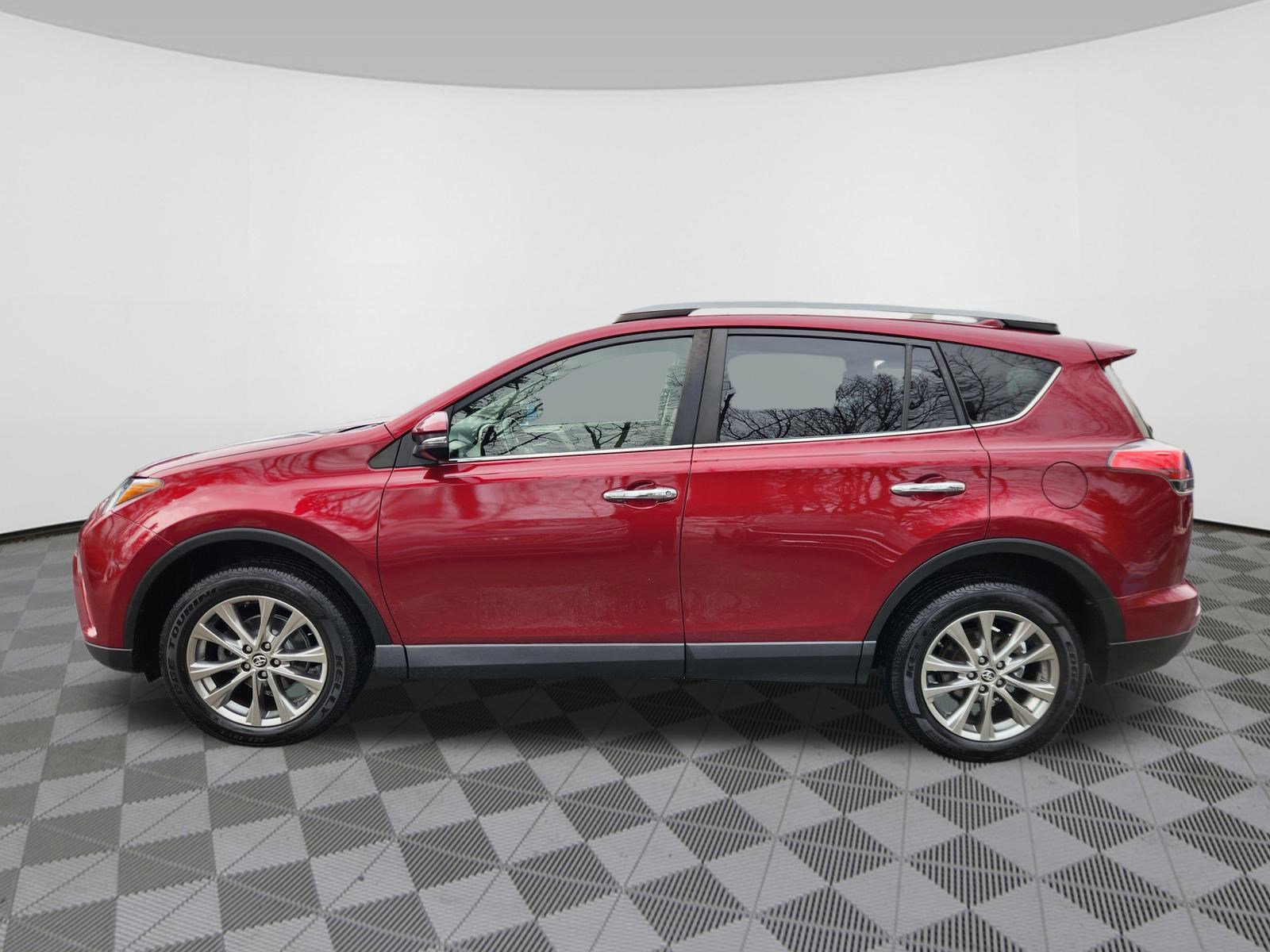 Used 2018 Toyota RAV4 Limited w/ All Weather Liner Package image 5