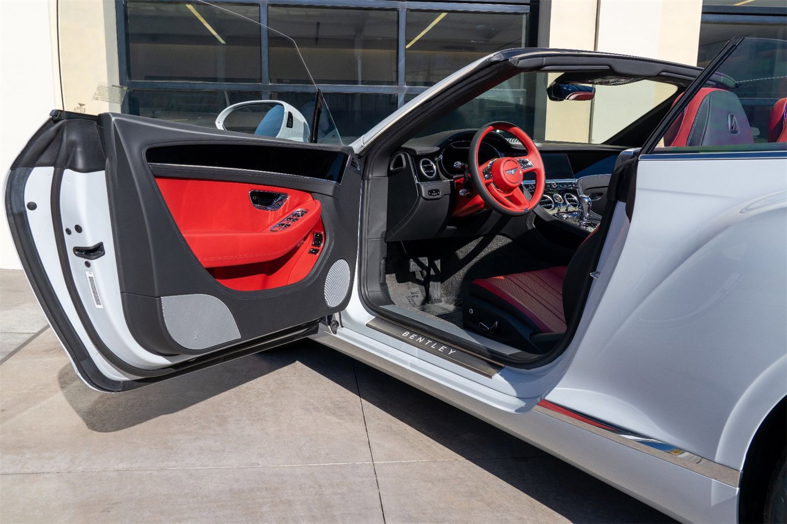 Used 2024 Bentley Continental GT image 24