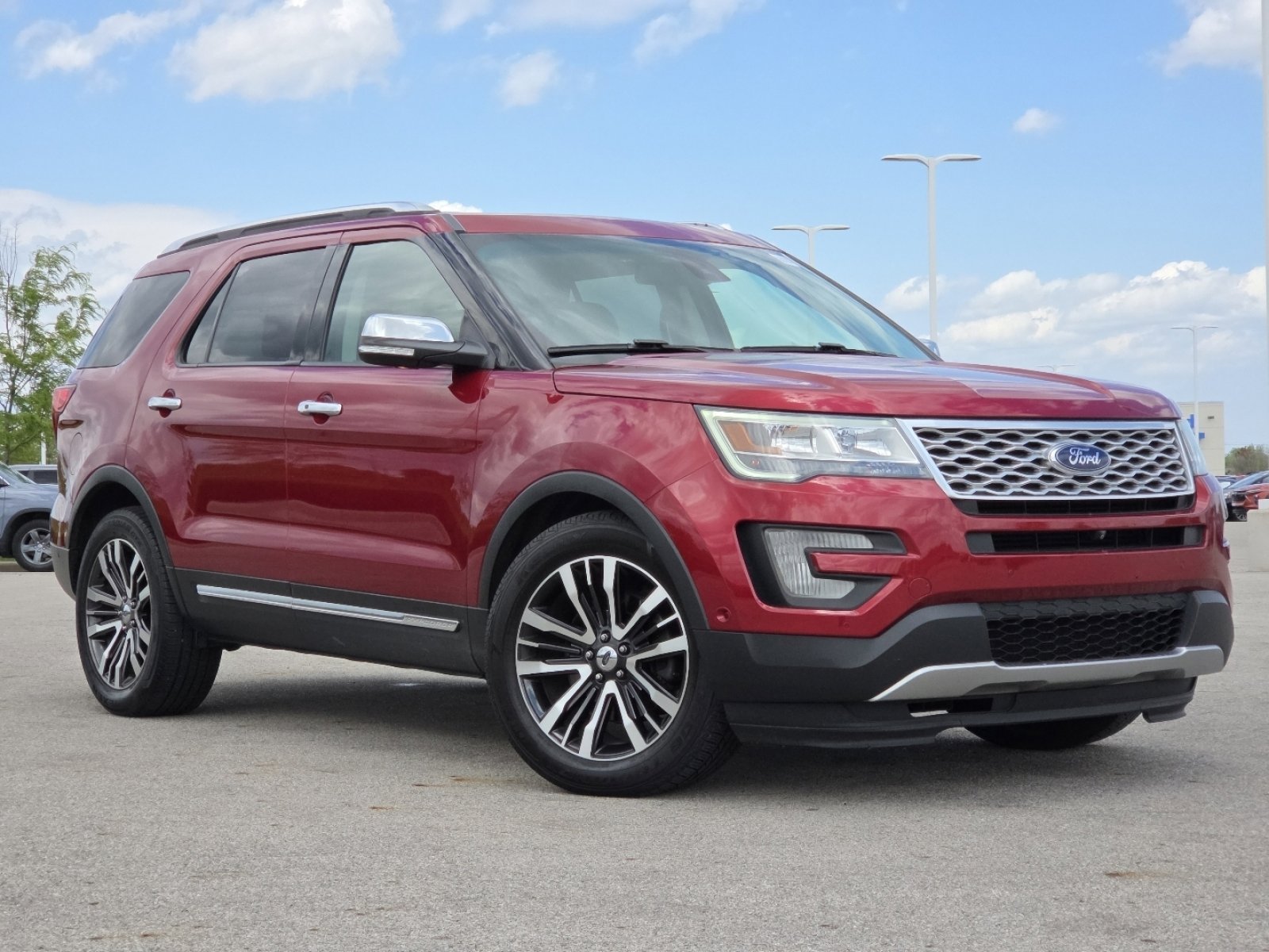 Used 2016 Ford Explorer Platinum AWD/4WD image 2