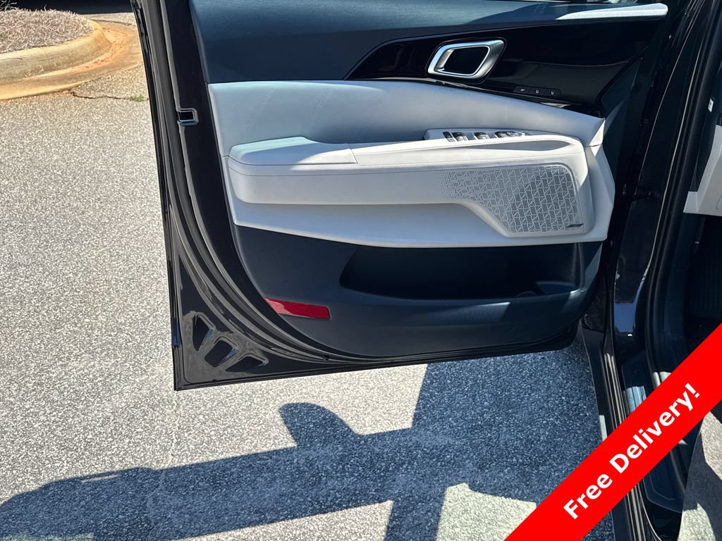 New 2025 Kia Carnival SX Prestige FWD image 10