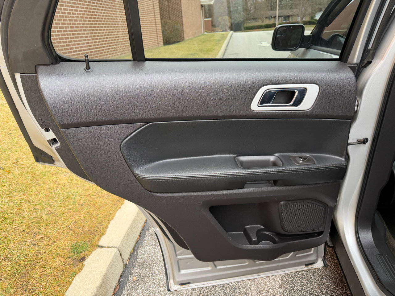 Used 2014 Ford Explorer Limited image 25