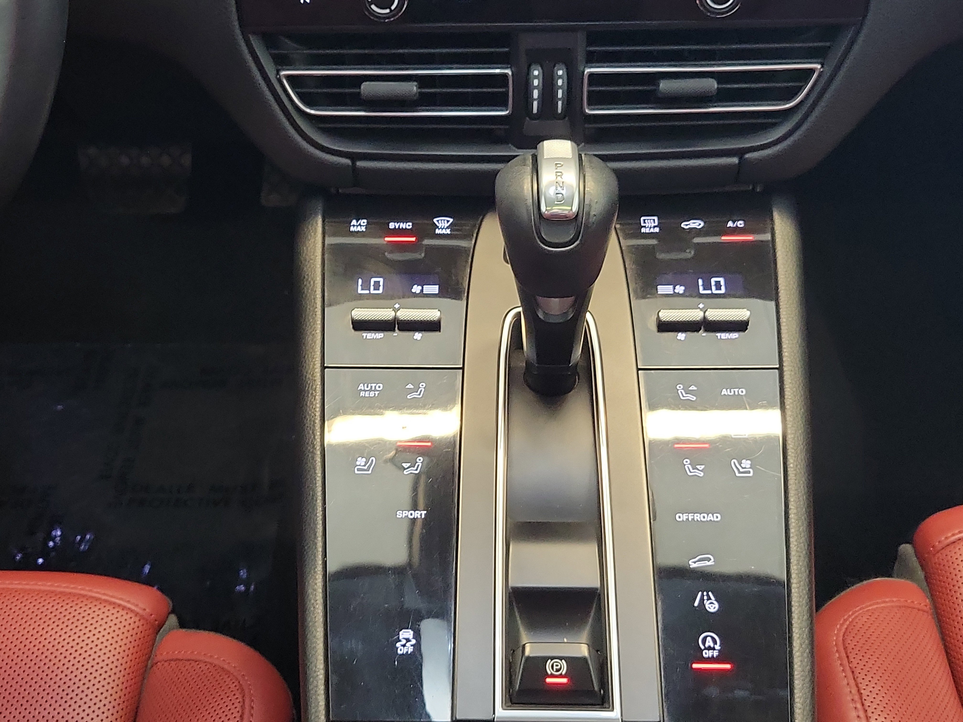 Used 2023 Porsche Macan AWD/4WD image 19