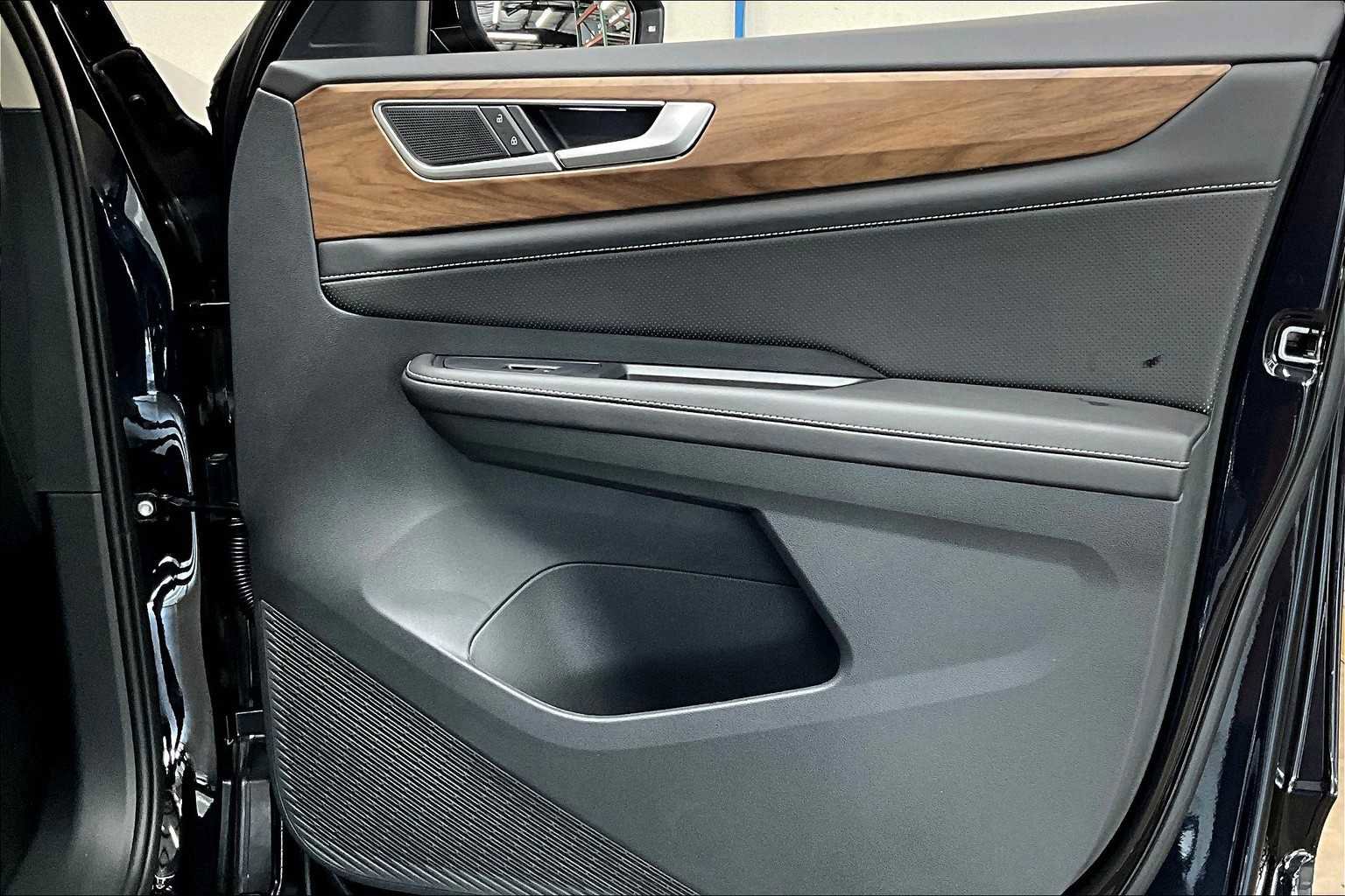 New 2026 Volkswagen Atlas SE image 30