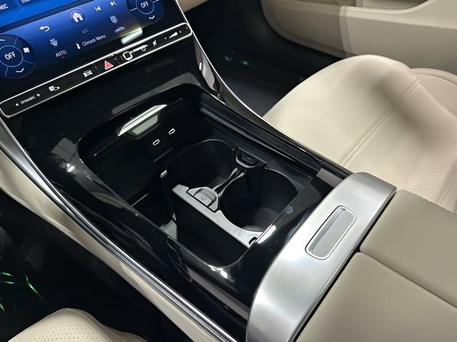 Used 2025 Mercedes-Benz C 300 4MATIC Sedan image 31
