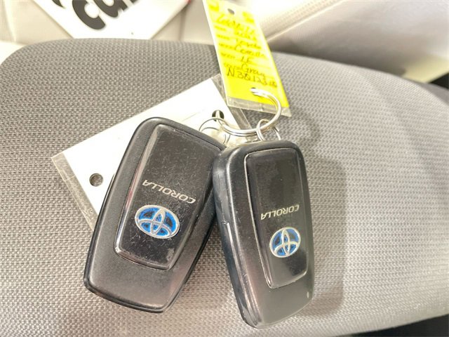 Used 2022 Toyota Corolla LE image 21