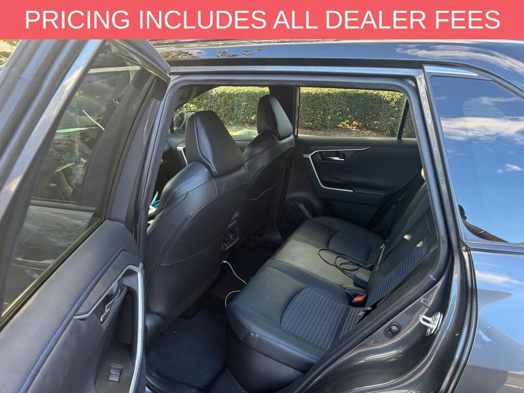 Used 2022 Toyota RAV4 XSE AWD/4WD image 9